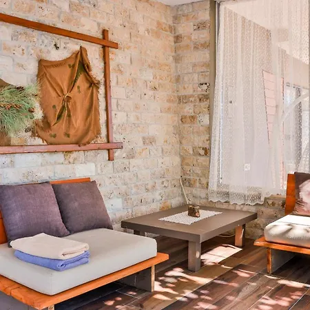 Nuka Loft Vilă *